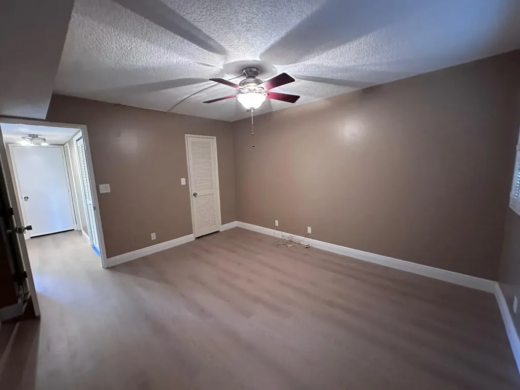 3850 Oaks Clubhouse Drive Pompano Beach FL 33069