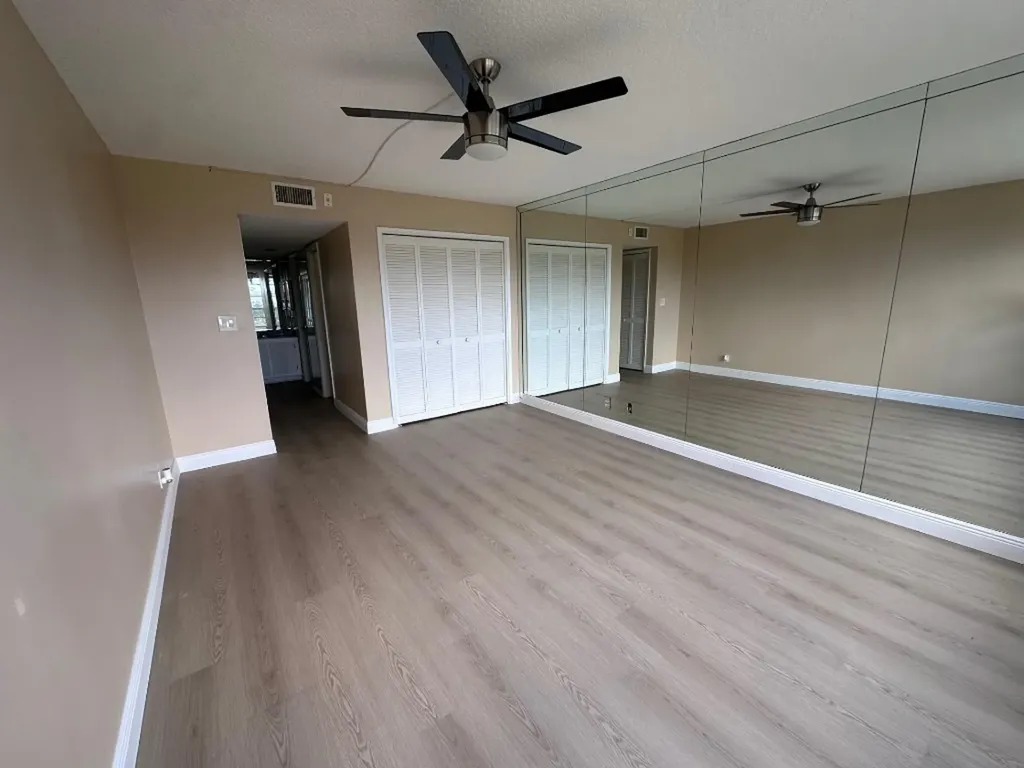3850 Oaks Clubhouse Drive Pompano Beach FL 33069