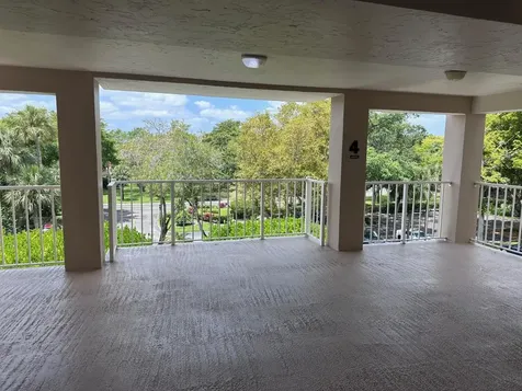 3850 Oaks Clubhouse Drive Pompano Beach FL 33069