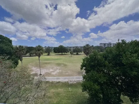 3850 Oaks Clubhouse Drive Pompano Beach FL 33069