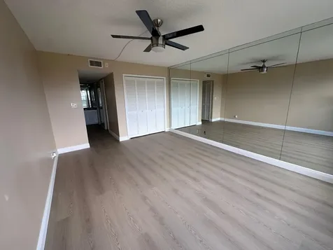 3850 Oaks Clubhouse Drive Pompano Beach FL 33069