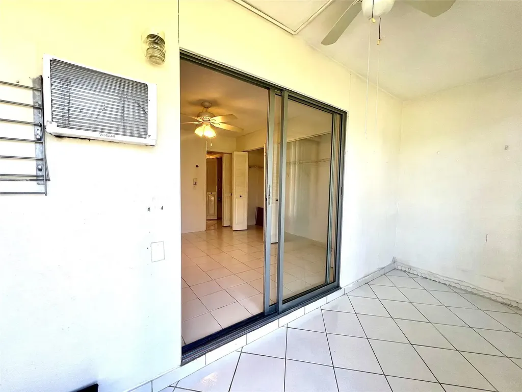 111 Oakridge I Deerfield Beach FL 33442