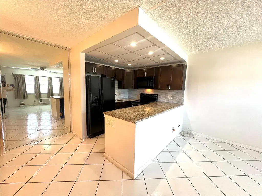111 Oakridge I Deerfield Beach FL 33442