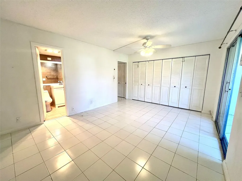 111 Oakridge I Deerfield Beach FL 33442