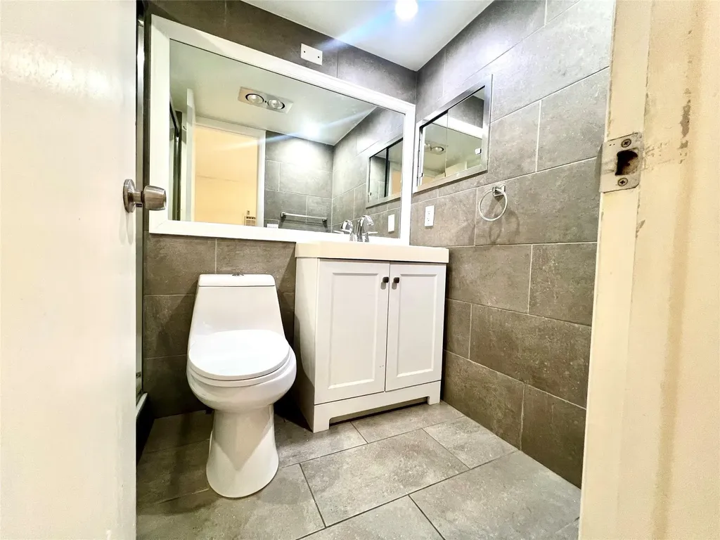 111 Oakridge I Deerfield Beach FL 33442