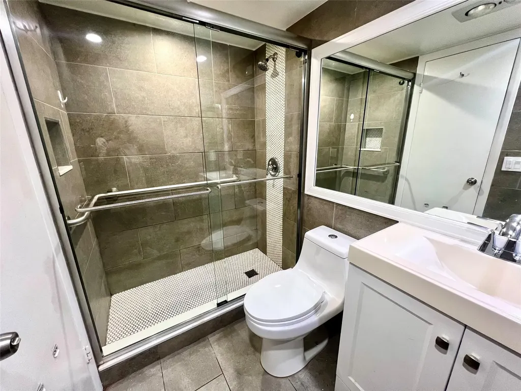 111 Oakridge I Deerfield Beach FL 33442