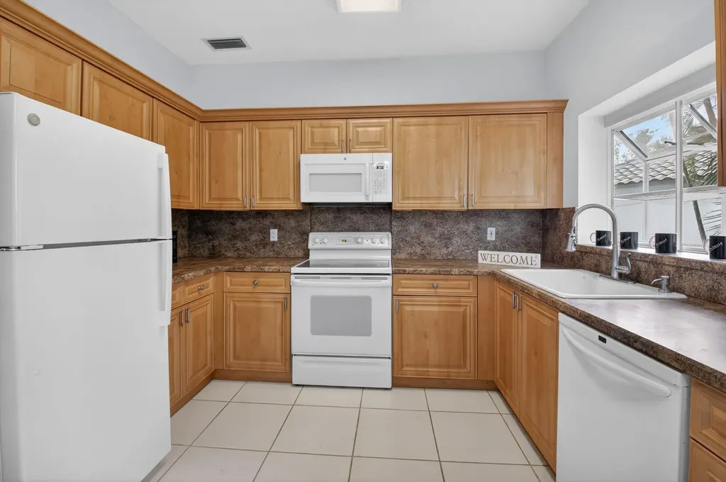 11586 Briarwood Circle Boynton Beach FL 33437