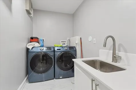 5150 NW 75th Avenue Lauderhill FL 33319