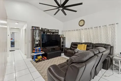 5150 NW 75th Avenue Lauderhill FL 33319