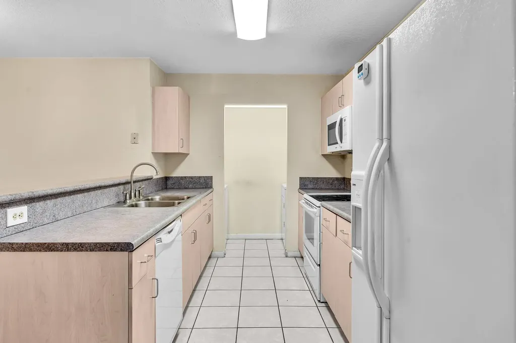 10240 NW 33rd Place Sunrise FL 33351