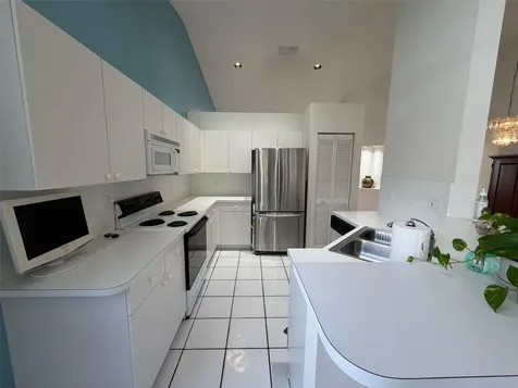 853 Sand Creek Circle Weston FL 33327