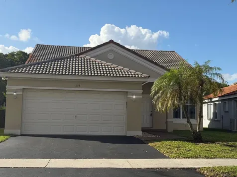 853 Sand Creek Circle Weston FL 33327