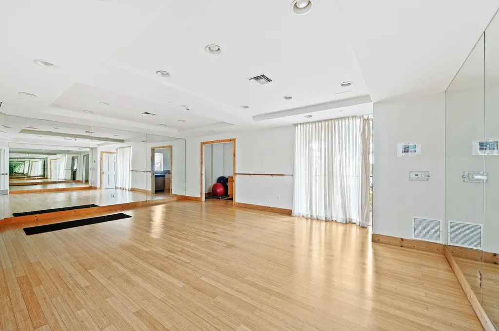 520 SE 5th Avenue Fort Lauderdale FL 33301