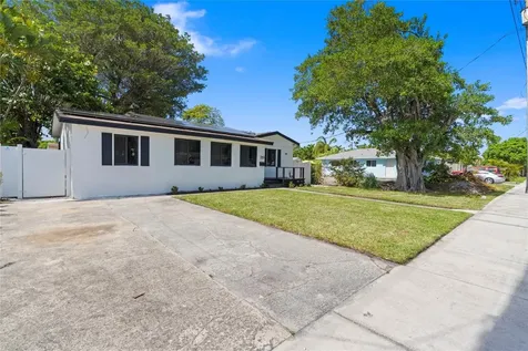 719 NE 36th Street Oakland Park FL 33334