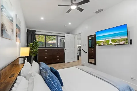719 NE 36th Street Oakland Park FL 33334