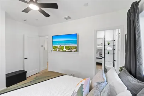 719 NE 36th Street Oakland Park FL 33334