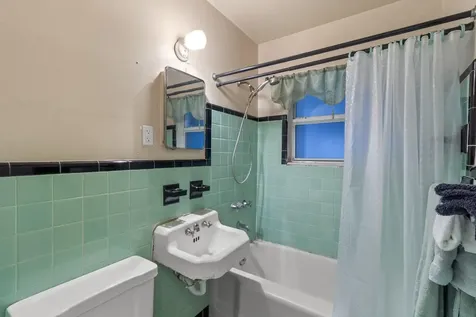 2420 NE 7th Avenue Wilton Manors FL 33305