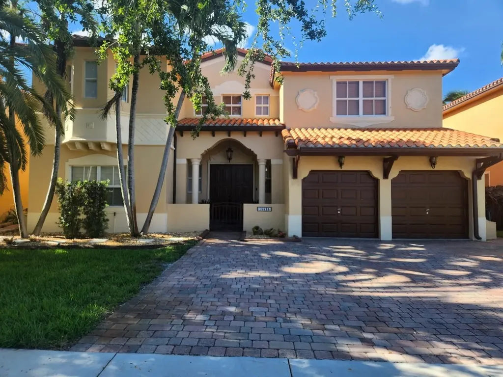 15525 SW 26th Terrace Miami FL 33185