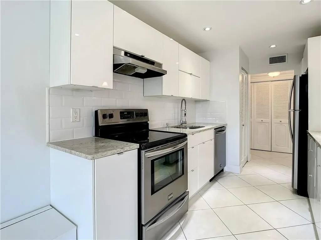 6342 Longboat Lane Boca Raton FL 33433
