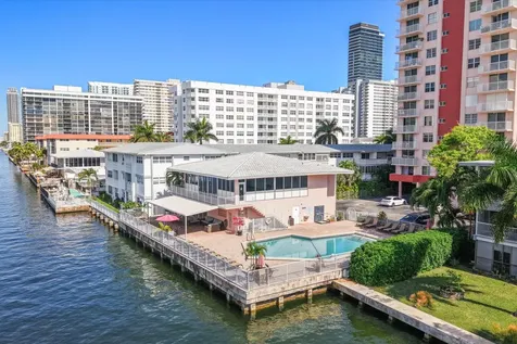 3161 S Ocean Drive Hallandale Beach FL 33009