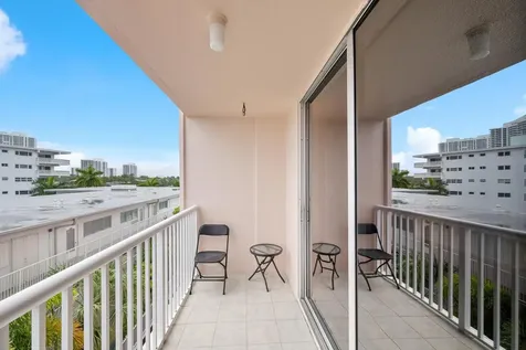3161 S Ocean Drive Hallandale Beach FL 33009