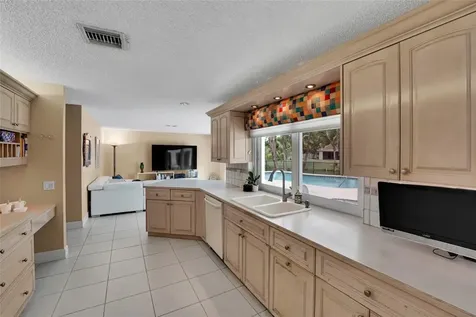 9800 NW 10th Court Plantation FL 33322