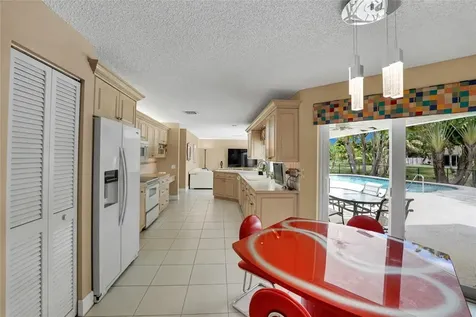 9800 NW 10th Court Plantation FL 33322