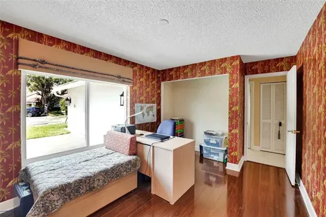 9800 NW 10th Court Plantation FL 33322