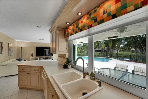 9800 NW 10th Court Plantation FL 33322