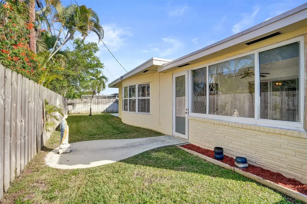 2241 NE 61st Court Fort Lauderdale FL 33308