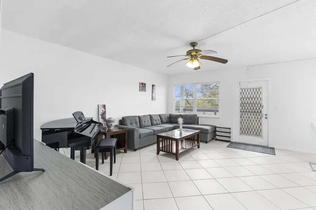 3028 Harwood D Deerfield Beach FL 33442