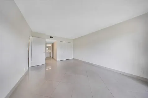 2850 N Palm Aire Drive Pompano Beach FL 33069