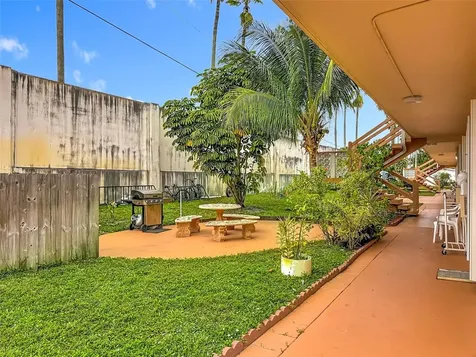 800 SW 11th Avenue Hallandale Beach FL 33009