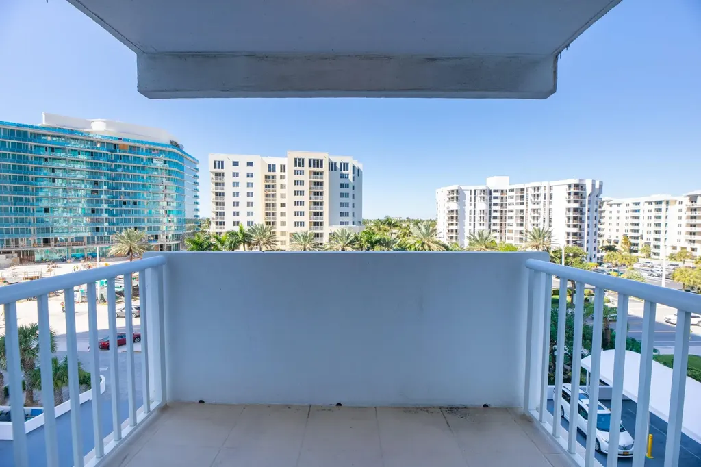 1370 S Ocean Boulevard Pompano Beach FL 33062