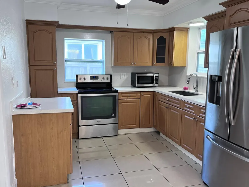 1425 S 25th Avenue Hollywood FL 33020