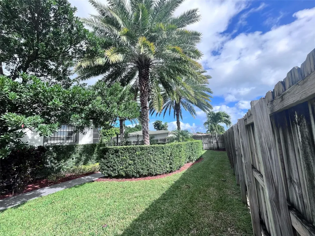 1425 S 25th Avenue Hollywood FL 33020