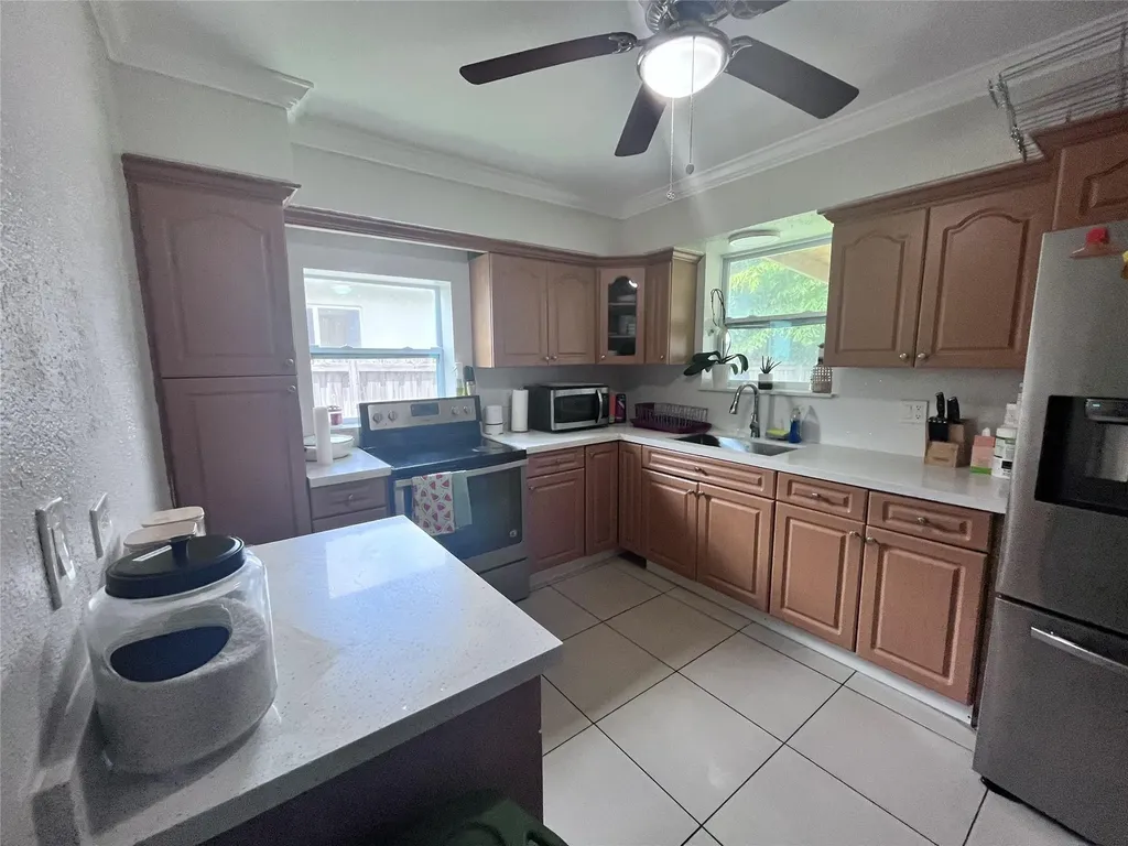 1425 S 25th Avenue Hollywood FL 33020
