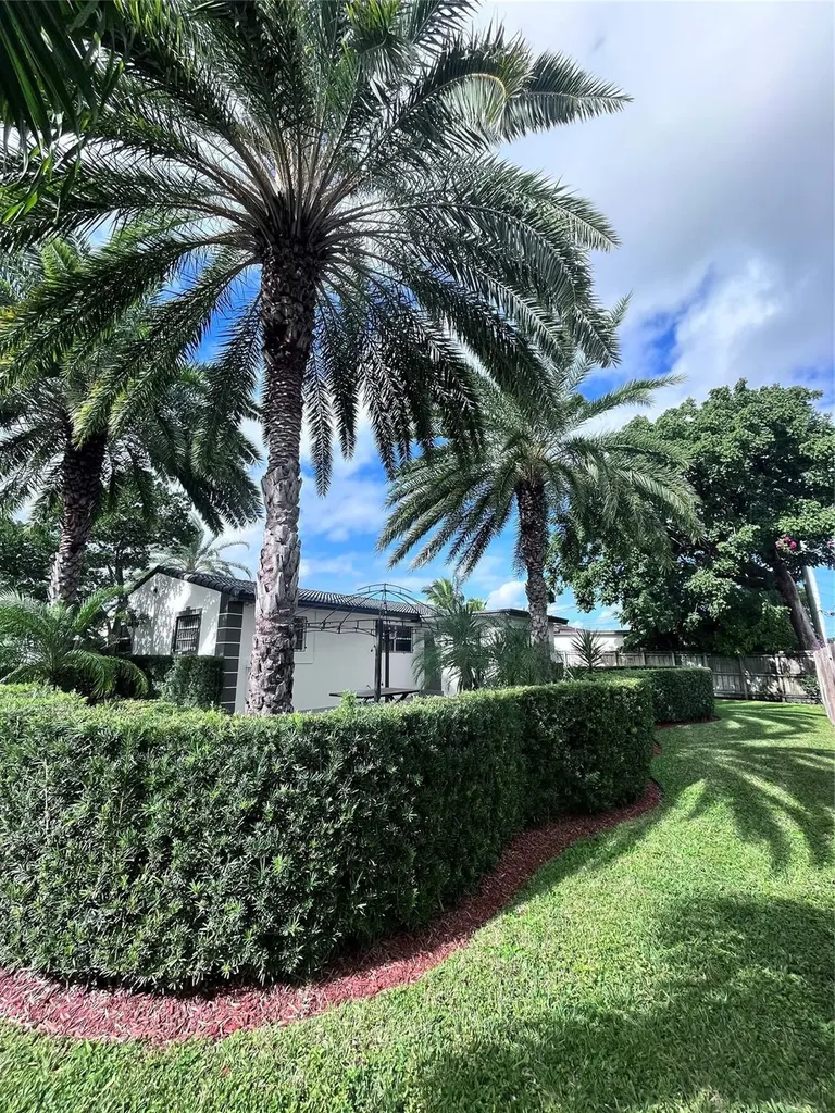 1425 S 25th Avenue Hollywood FL 33020