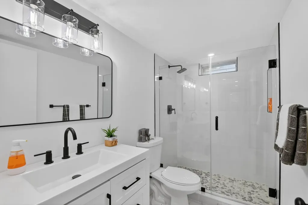 2300 NE 1st Lane Boynton Beach FL 33435