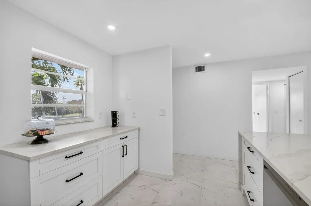 2300 NE 1st Lane Boynton Beach FL 33435