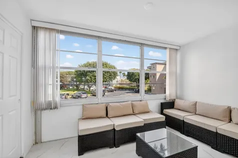 2300 NE 1st Lane Boynton Beach FL 33435