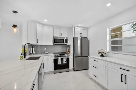 2300 NE 1st Lane Boynton Beach FL 33435