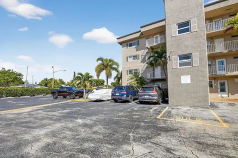 2300 NE 1st Lane Boynton Beach FL 33435