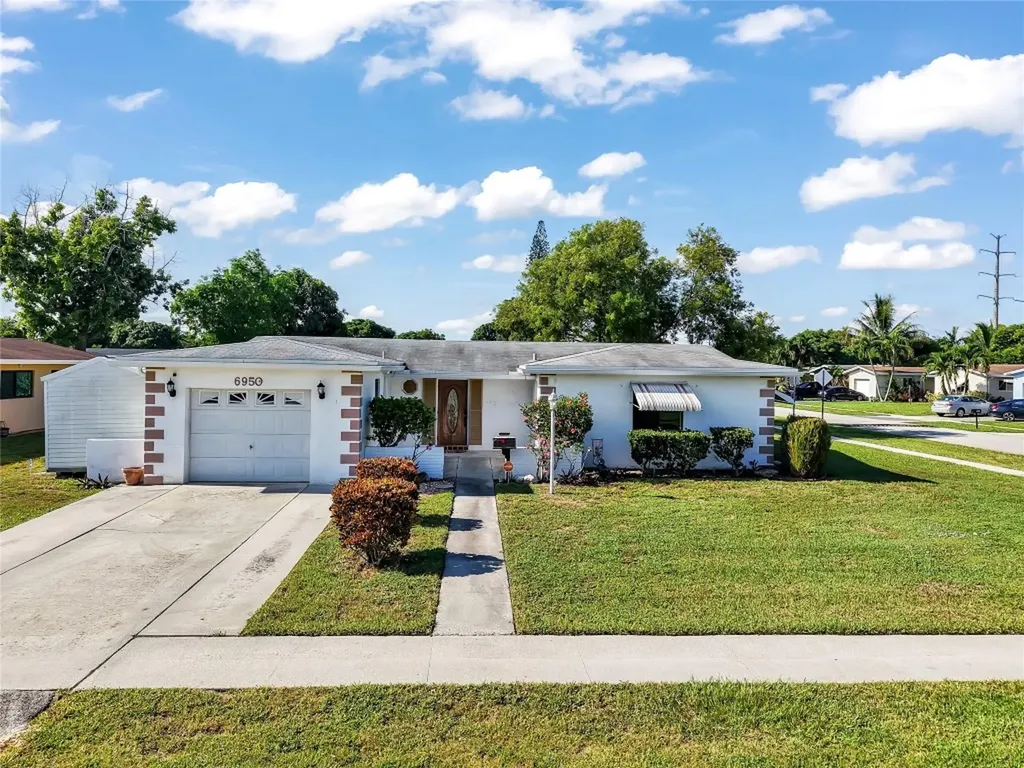 6950 SW 9th Place North Lauderdale FL 33068