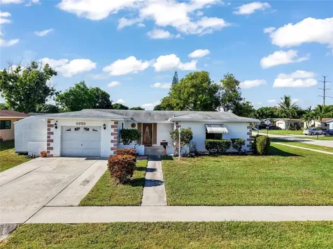 6950 SW 9th Place North Lauderdale FL 33068