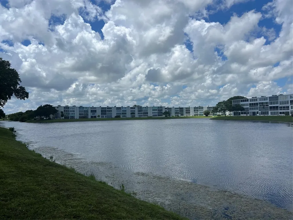4053 Harwood E Deerfield Beach FL 33442