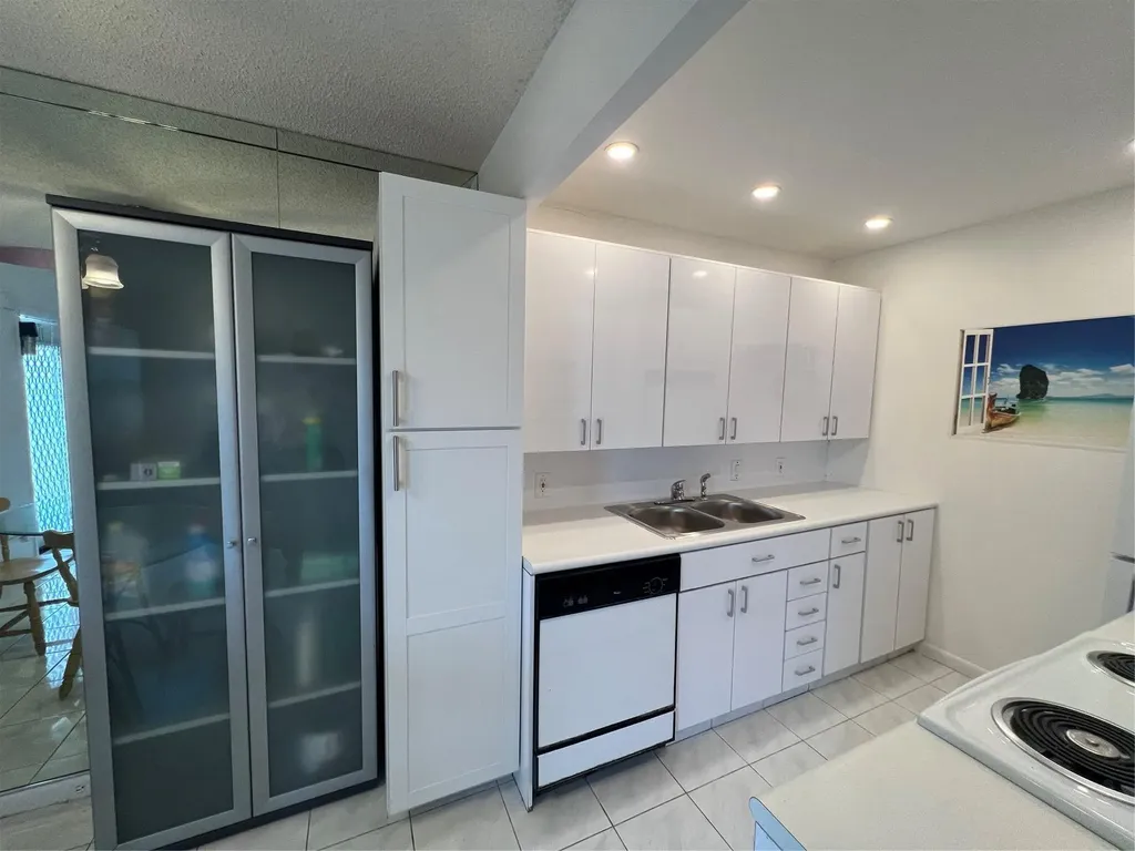 4053 Harwood E Deerfield Beach FL 33442