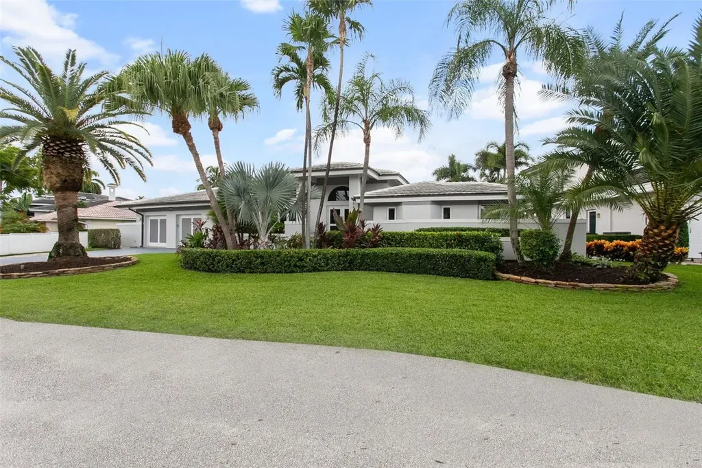 2365 NE 28th Street Lighthouse Point FL 33064