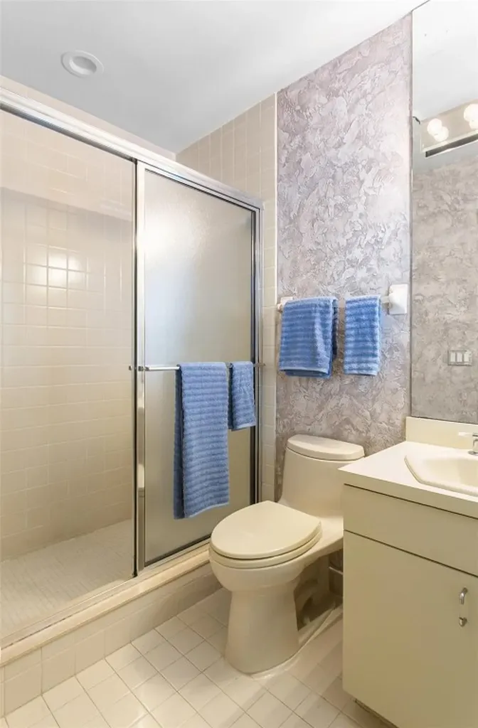 2365 NE 28th Street Lighthouse Point FL 33064