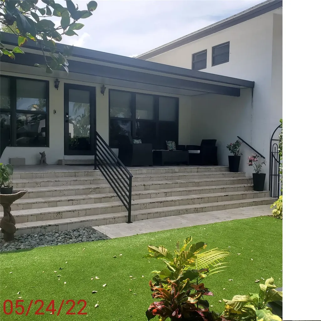 2009 Admirals Way Fort Lauderdale FL 33316